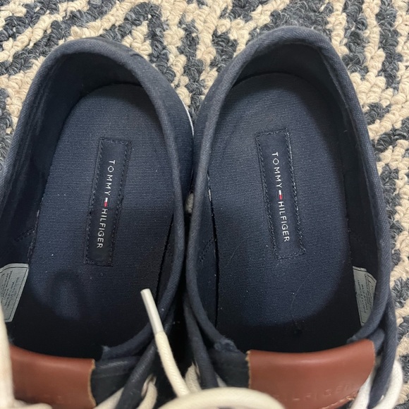 Tommy Hilfiger shoes - Picture 2 of 2